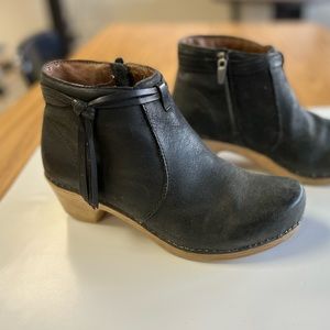 🐘 Dansko Black Leather Clog booties 38 7.5 8 🐘